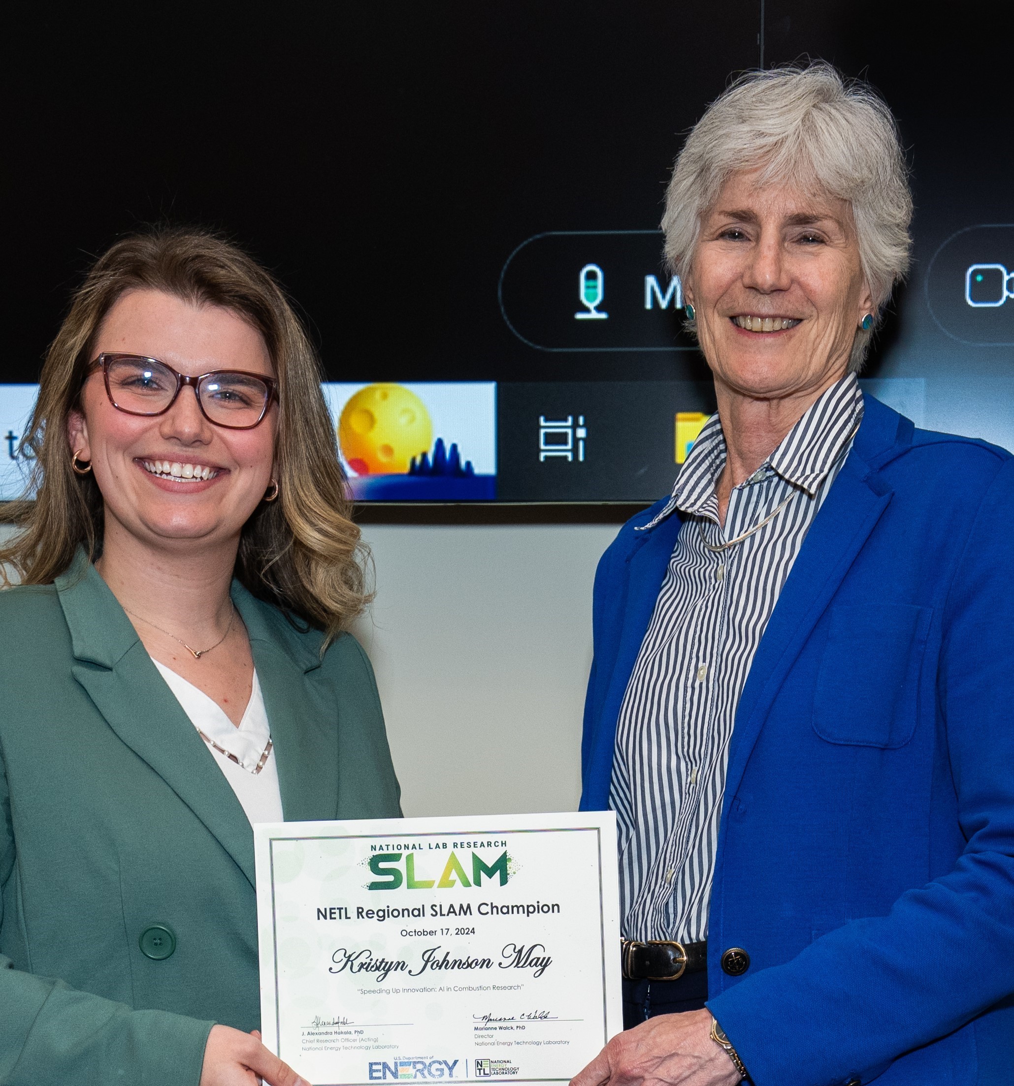 Kristyn Johnson May (left) with NETL Director Marianne Walck (right). 