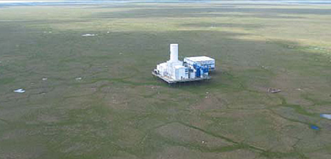 Anadarko platform deployed on the North Slope. Kadaster et al described the Anadarko platform, construction, and deployment in SPE 97264. A “disappearing” ice road was used for material transport to and from the well site.