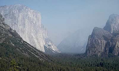 Views of clear vs. hazy days in Yosemite Valley, CA.